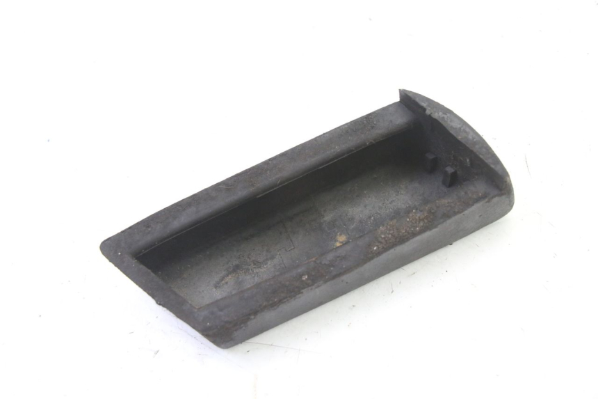 photo de CALE PIED ARRIERE GAUCHE PIAGGIO SUPER LX 125 (2000 - 2003)