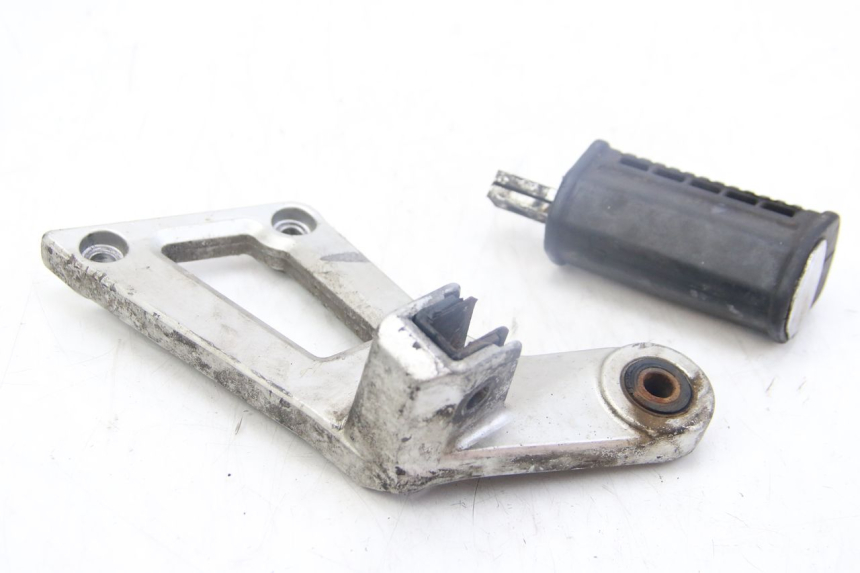 photo de CALE PIED ARRIERE GAUCHE SUZUKI GSX-F GSX  F 1100 (1988 - 1994)