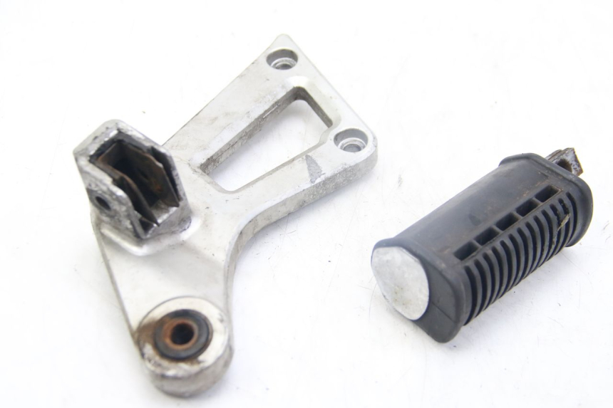 photo de CALE PIED ARRIERE GAUCHE SUZUKI GSX-F GSX  F 1100 (1988 - 1994)