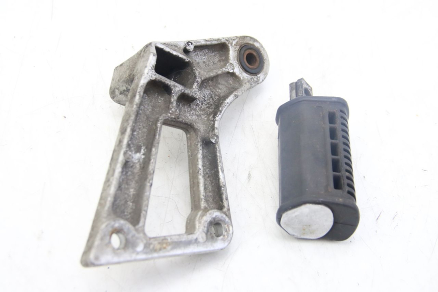 photo de CALE PIED ARRIERE GAUCHE SUZUKI GSX-F GSX  F 1100 (1988 - 1994)