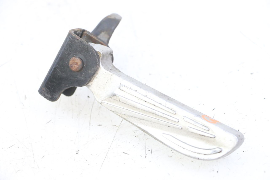 photo de CALE PIED ARRIERE GAUCHE PEUGEOT TWEET PRO CARGO 50 (2018 - 2020)