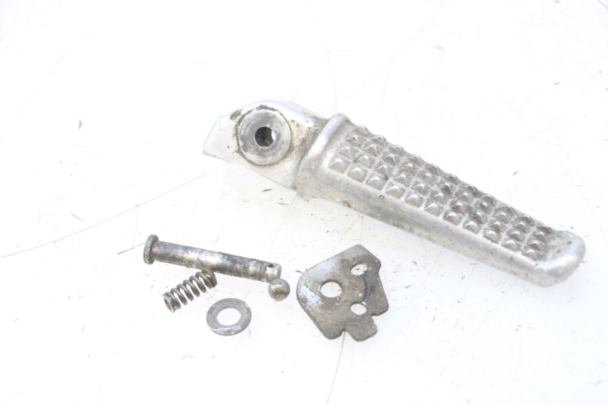 photo de CALE PIED ARRIERE GAUCHE HONDA VFR FI RC46 800 (1998 - 2001) - Vue principale