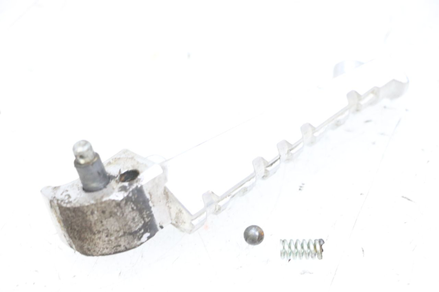 photo de CALE PIED ARRIERE GAUCHE YAMAHA X-MAX XMAX 125 (2010 - 2013) - Zoom état d’usage