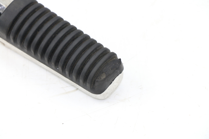 photo de CALE PIED ARRIERE GAUCHE YAMAHA X-MAX XMAX 250 (2006 - 2009)