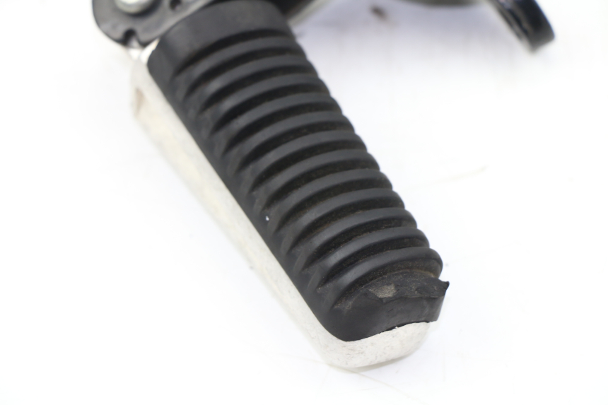 photo de CALE PIED ARRIERE GAUCHE YAMAHA X-MAX XMAX 250 (2006 - 2009)