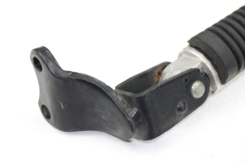 photo de CALE PIED ARRIERE GAUCHE YAMAHA X-MAX XMAX 250 (2006 - 2009)