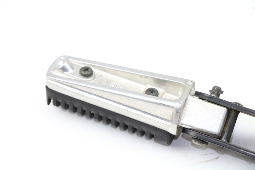 photo de CALE PIED ARRIERE GAUCHE YAMAHA X-MAX XMAX 250 (2006 - 2009)