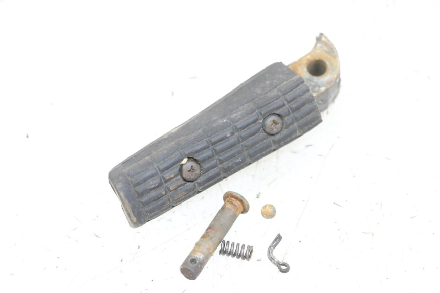 photo de CALE PIED ARRIERE GAUCHE YAMAHA XJN DIVERSION 600 (2000 - 2003)