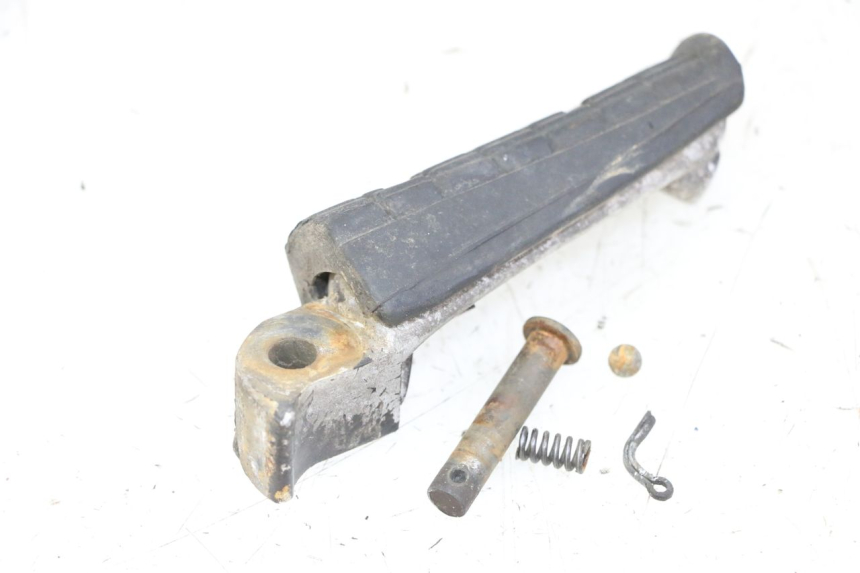 photo de CALE PIED ARRIERE GAUCHE YAMAHA XJN DIVERSION 600 (2000 - 2003)