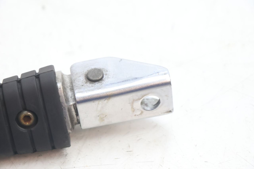 photo de CALE PIED ARRIERE GAUCHE YAMAHA XV VIRAGO 535 (1988 - 2004) - Zoom état d’usage