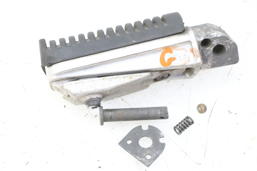 photo de CALE PIED ARRIERE GAUCHE YAMAHA XJ6 ABS 600 (2008 - 2016)