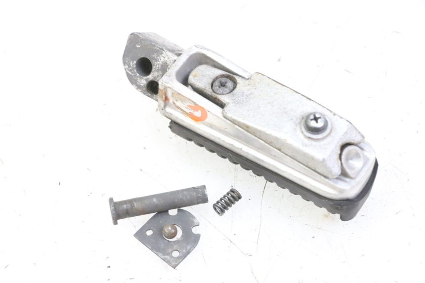photo de CALE PIED ARRIERE GAUCHE YAMAHA XJ6 ABS 600 (2008 - 2016)