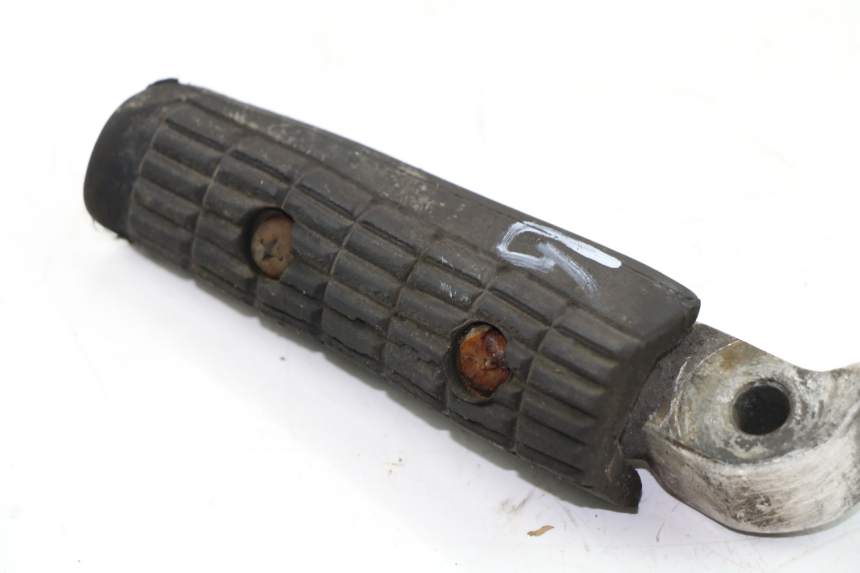 photo de CALE PIED ARRIERE GAUCHE YAMAHA XJS DIVERSION 600 (2000 - 2003)