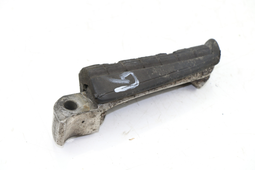 photo de CALE PIED ARRIERE GAUCHE YAMAHA XJS DIVERSION 600 (2000 - 2003)