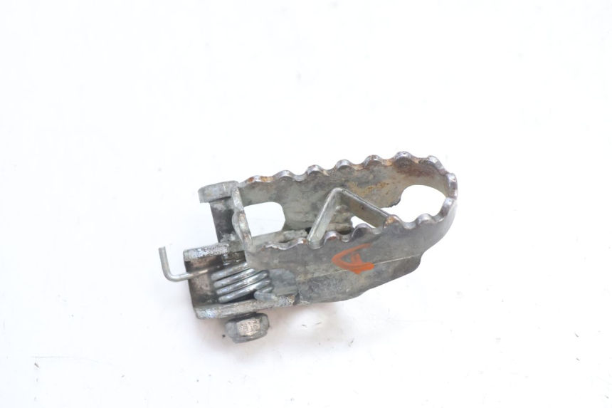photo de CALE PIED AVANT DROIT HM HONDA DERAPAGE 50 (2007 - 2009) - Vue principale