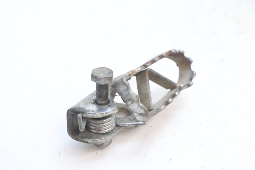 photo de CALE PIED AVANT DROIT HM HONDA DERAPAGE 50 (2007 - 2009) - Autre angle de vue