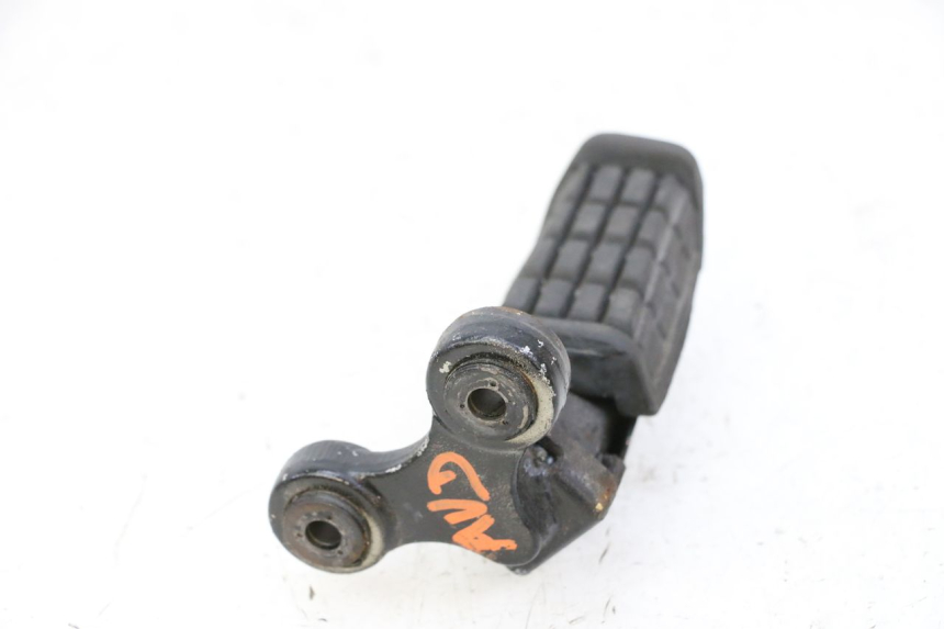 photo de CALE PIED AVANT DROIT YAMAHA FJ 36Y 1100 (1984 - 1985)