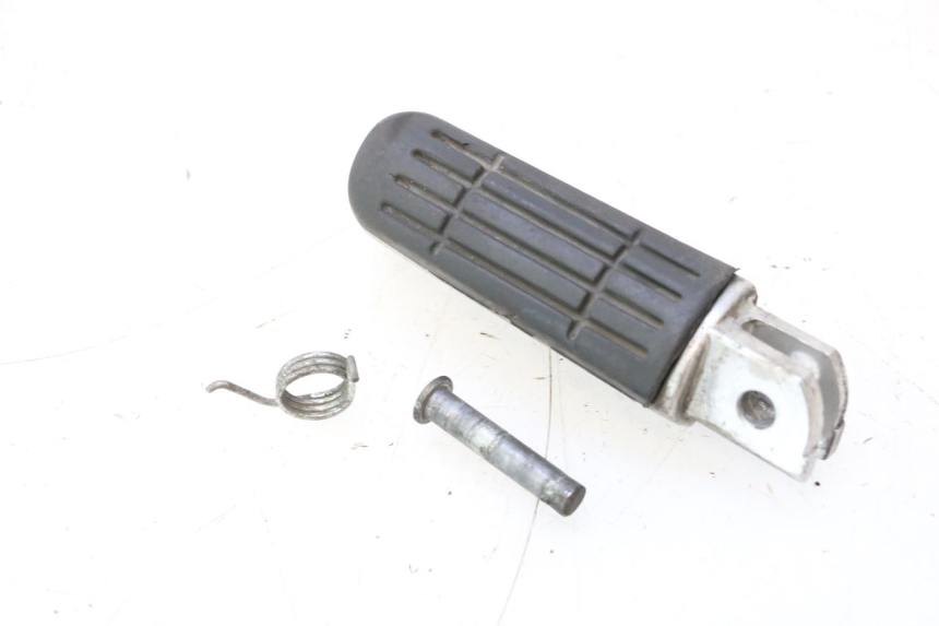 photo de CALE PIED AVANT DROIT YAMAHA FJR 1300 (2001 - 2005) - Vue principale
