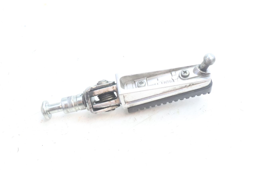 photo de CALE PIED AVANT DROIT YAMAHA FZ8 800 (2010 - 2016) - Autre angle de vue