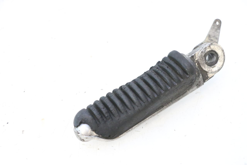 photo de CALE PIED AVANT DROIT SUZUKI GSX F GSXF 750 (1988 - 1998) - Vue principale