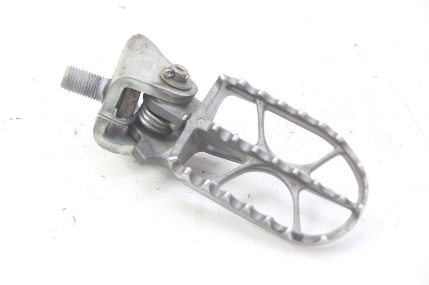 photo de CALE PIED AVANT DROIT HONDA CRF 250 (2010 - 2013)