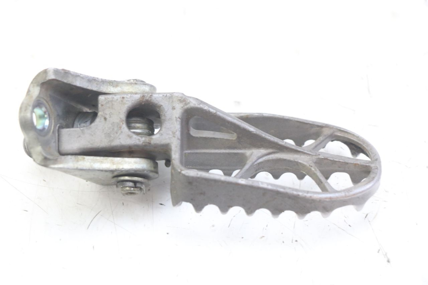 photo de CALE PIED AVANT DROIT HONDA CRF 250 (2010 - 2013)