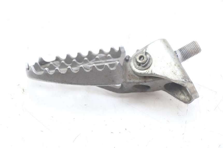 photo de CALE PIED AVANT DROIT HONDA CRF 250 (2010 - 2013)