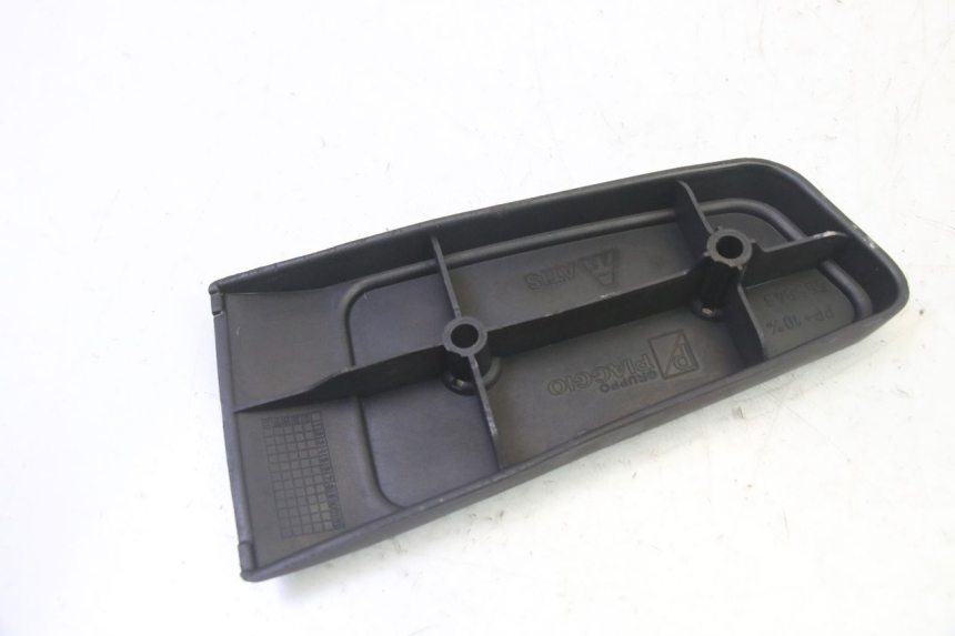 photo de CALE PIED AVANT DROIT PIAGGIO MP3 RL 250 (2007 - 2010)