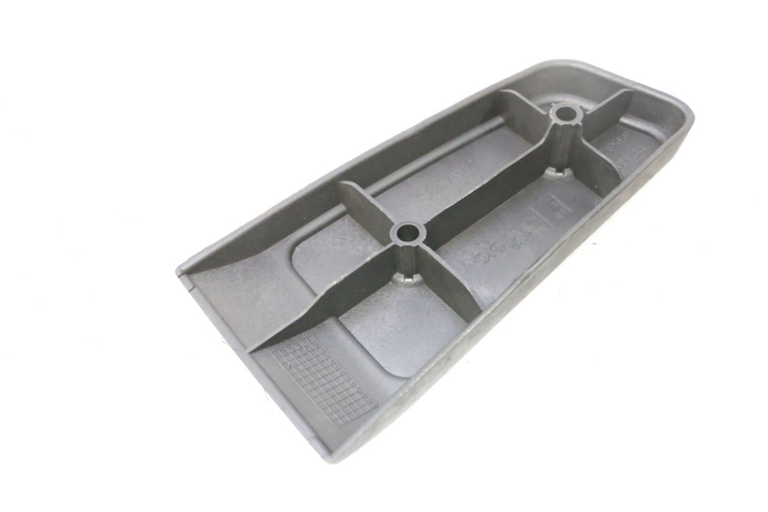 photo de CALE PIED AVANT DROIT PIAGGIO MP3 500 (2011 - 2015) - Zoom état d’usage