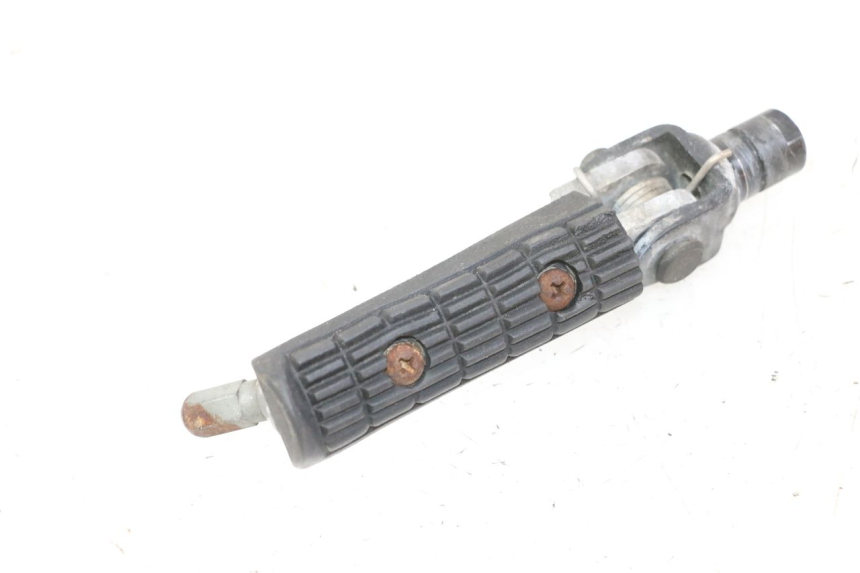 photo de CALE PIED AVANT DROIT TRIUMPH SPRINT 900 (1995 - 1998)