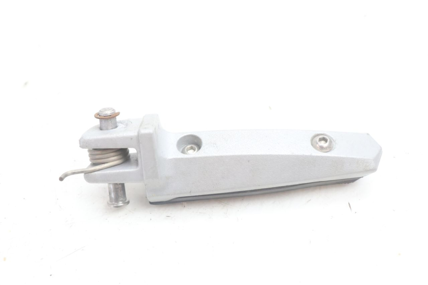 photo de CALE PIED AVANT DROIT CAN-AM SPYDER RS 1000 (2008 - 2012) - Autre angle de vue