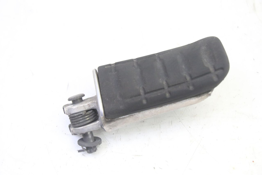 photo de CALE PIED AVANT DROIT HONDA ST PAN EUROPEAN 1300 (2002 - 2013)