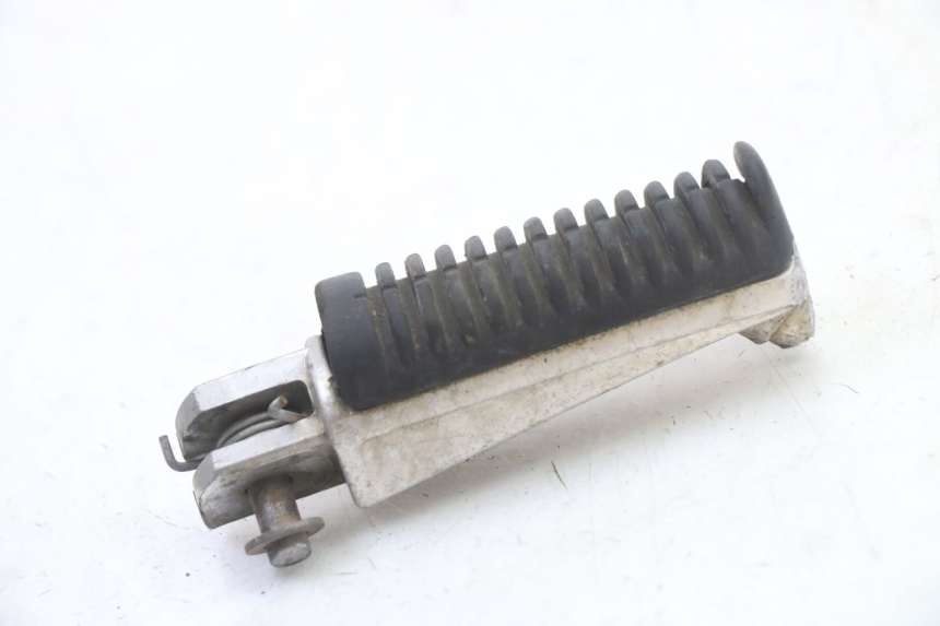 photo de CALE PIED AVANT DROIT YAMAHA TDR DELTABOX 125 (1993 - 2003)