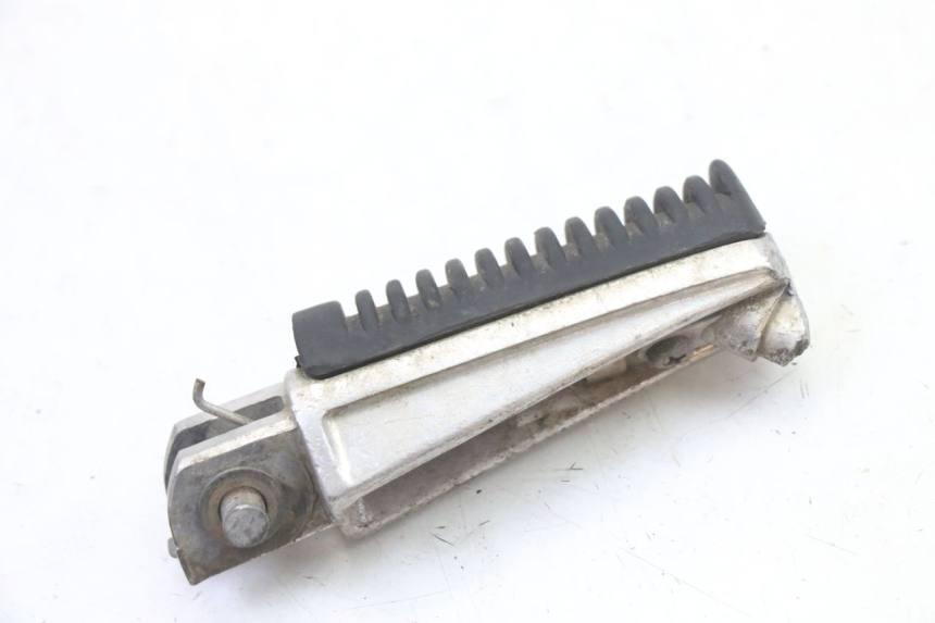 photo de CALE PIED AVANT DROIT YAMAHA TDR DELTABOX 125 (1993 - 2003)