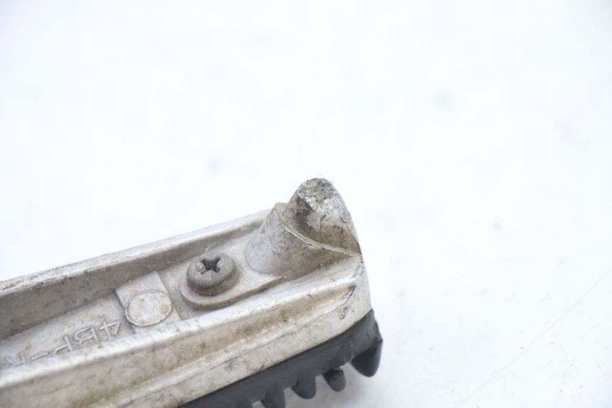 photo de CALE PIED AVANT DROIT YAMAHA TDR DELTABOX 125 (1993 - 2003)