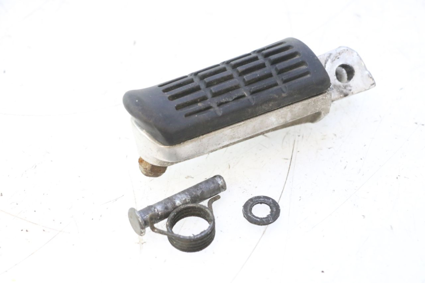 photo de CALE PIED AVANT DROIT HONDA VFR FI RC46 800 (1998 - 2001) - Vue principale