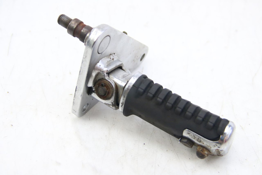 photo de CALE PIED AVANT DROIT HONDA VT C SHADOW 125 (1999 - 2007)