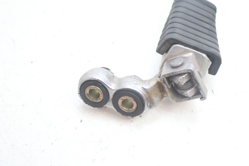 photo de CALE PIED AVANT DROIT YAMAHA XV VIRAGO 535 (1988 - 2004) - Détail de la pièce