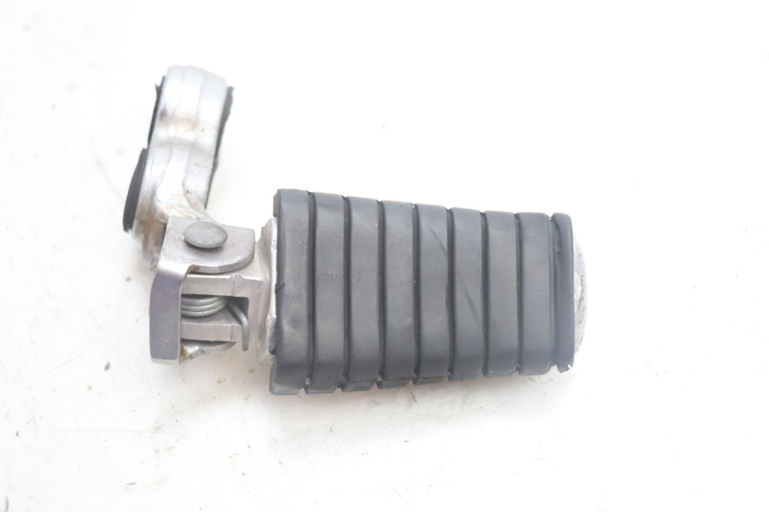photo de CALE PIED AVANT DROIT YAMAHA XV VIRAGO 535 (1988 - 2004) - Autre angle de vue