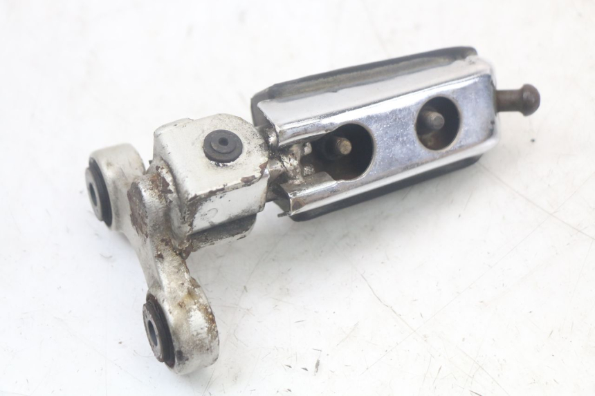photo de CALE PIED AVANT DROIT YAMAHA FJ 3CX 1200 (1986 - 1996)