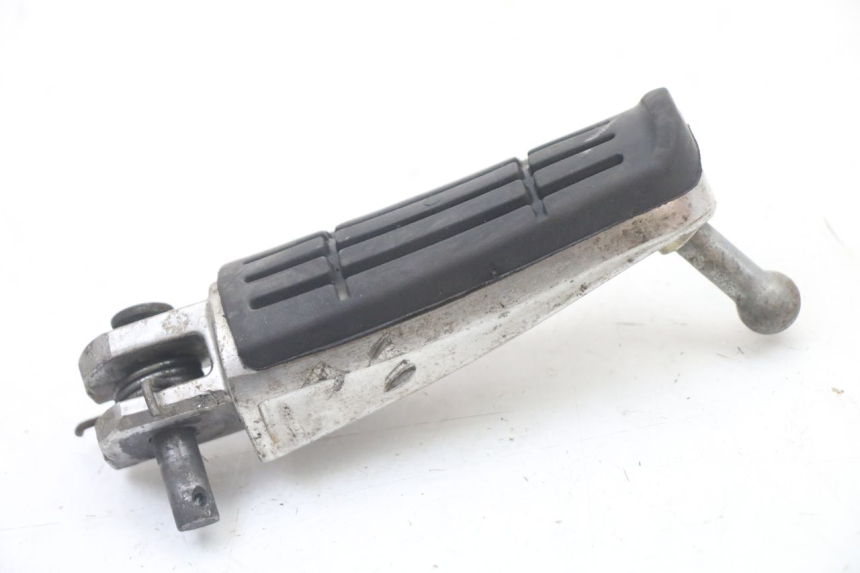 photo de CALE PIED AVANT DROIT YAMAHA FZ6 FAZER S2 600 (2007 - 2011)