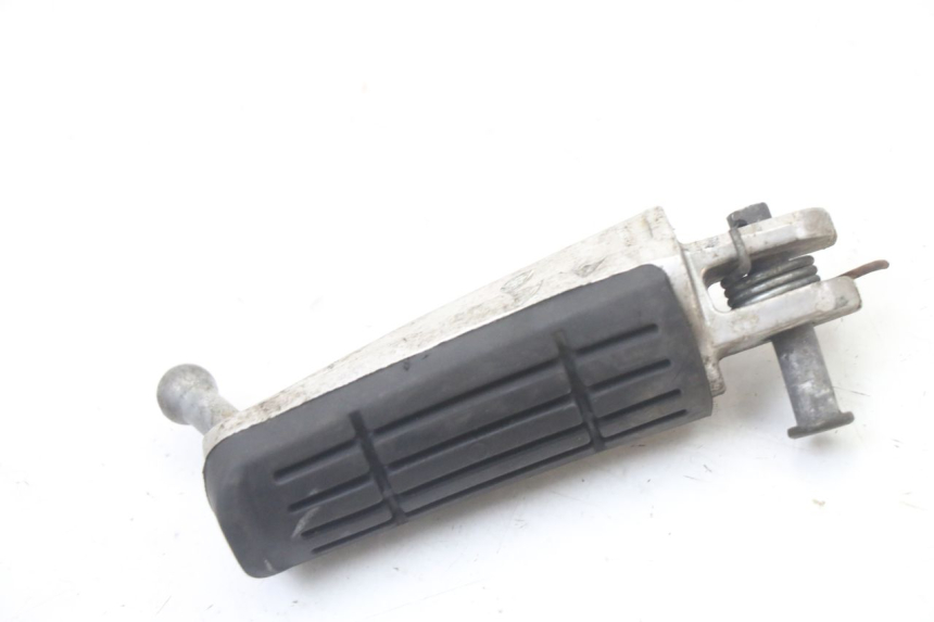 photo de CALE PIED AVANT DROIT YAMAHA FZ6 FAZER S2 600 (2007 - 2011)