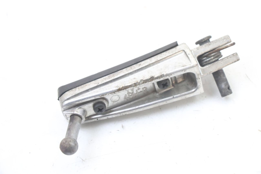 photo de CALE PIED AVANT DROIT YAMAHA FZ6 FAZER S2 600 (2007 - 2011)