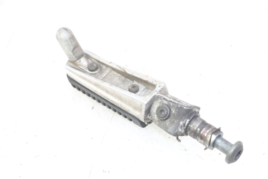 photo de CALE PIED AVANT DROIT YAMAHA FZS FAZER 600 (2001 - 2003)