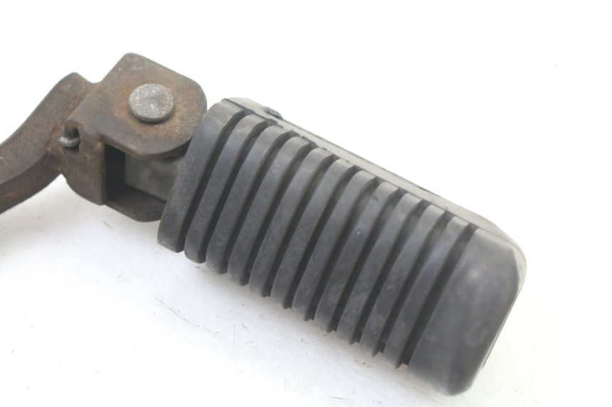 photo de CALE PIED AVANT DROIT YAMAHA SR 125 (1982 - 2003)