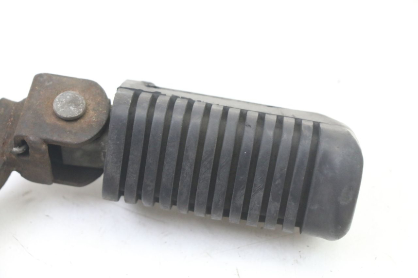 photo de CALE PIED AVANT DROIT YAMAHA SR 125 (1982 - 2003)
