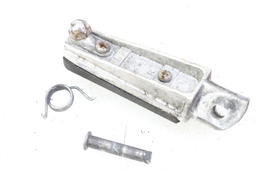 photo de CALE PIED AVANT DROIT YAMAHA XJ6 ABS 600 (2008 - 2016)