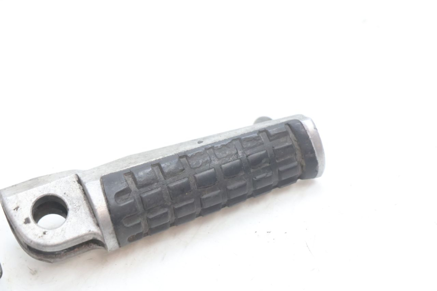 photo de CALE PIED AVANT DROIT KAWASAKI ZX-6R ZX6R 600 (1995 - 1997) - Zoom état d’usage