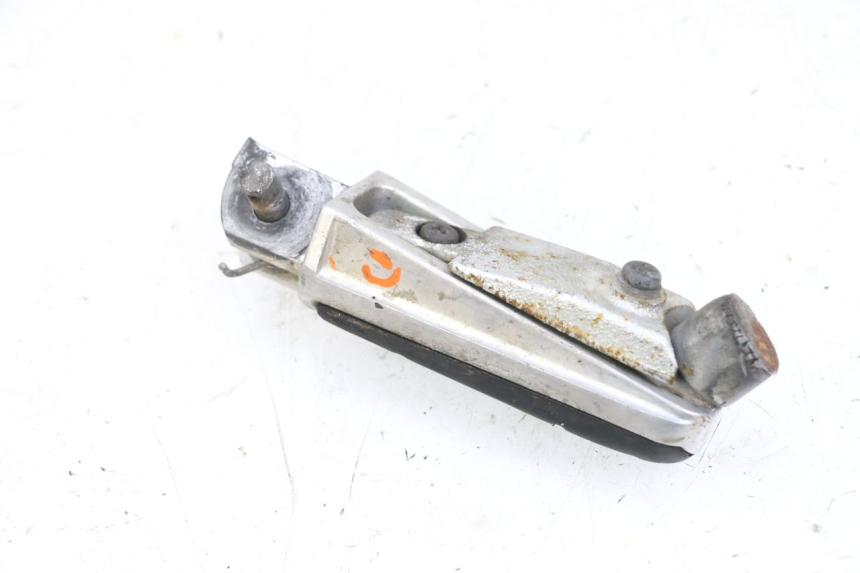 photo de CALE PIED AVANT GAUCHE YAMAHA FJR ABS 1300 (2006 - 2012) - Détail de la pièce