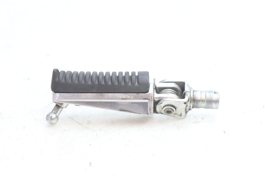 photo de CALE PIED AVANT GAUCHE YAMAHA FZ8 800 (2010 - 2016) - Détail de la pièce
